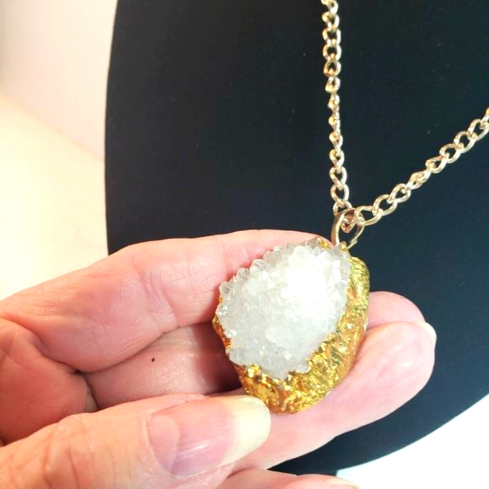 Necklace Spring Street 32 inches gold chain with crystal pendant lobster clasp